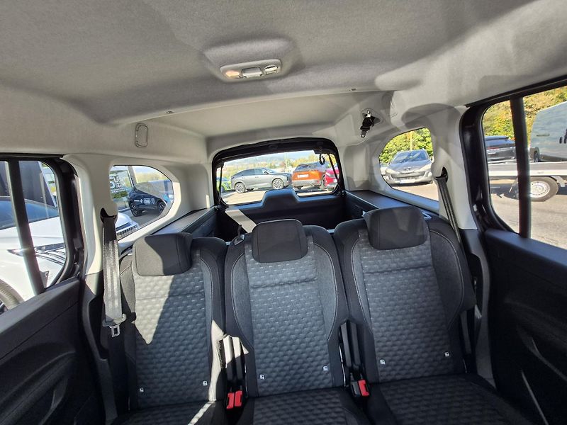 Peugeot Rifter (2026) LONG GT BlueHDi 130 S&S EAT8 - fotka 20 z 22