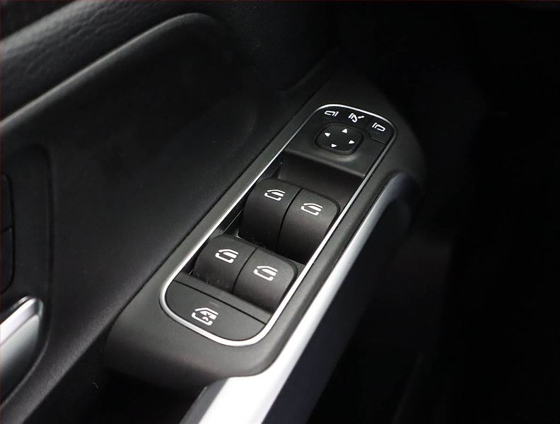Mercedes-Benz GLB (2022) 200 d 4MATIC - fotka 15 z 26