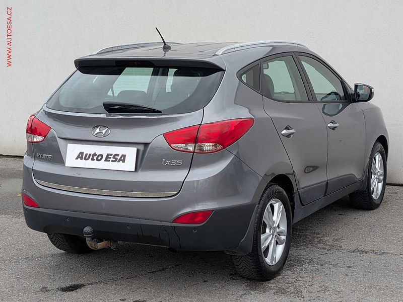 Hyundai ix35 (2012) 1.6GDi, ČR, AC, TZ, park - fotka 4 z 16