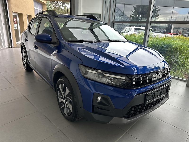 Dacia Sandero (2026) STEPWAY HYBRID 155 - ŘÍJEN - fotka 3 z 13