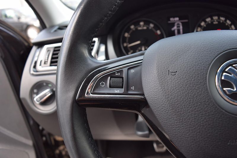 Škoda Rapid (2014) 1.2TSI 77kw ELEGANCE XEN ALU  - fotka 26 z 48