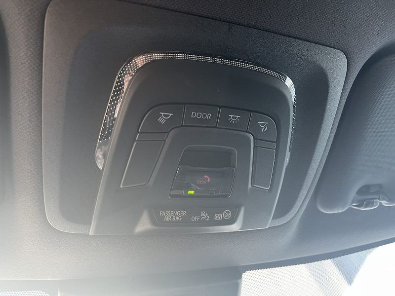 Toyota Corolla 1.8 hybrid Comfort - fotka 24 z 26