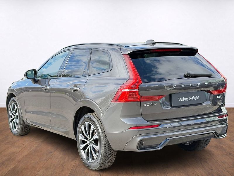 Volvo XC60 B5 AWD PLUS, LIGHT PAKET, ACC - fotka 3 z 24