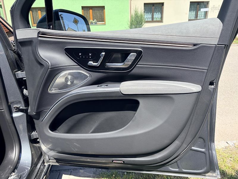 Mercedes-Benz EQS 450 AMG  - fotka 63 z 64