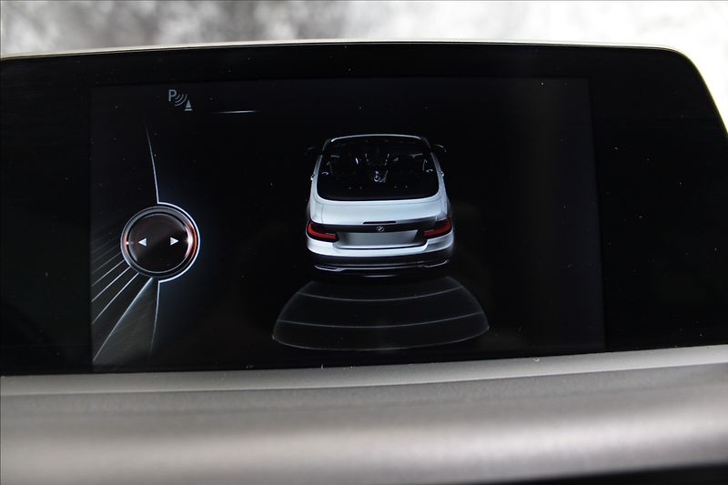 BMW Řada 2 2,0 220i 135KW cabrio - fotka 27 z 37