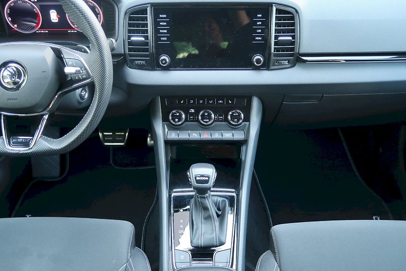Škoda Karoq (2023) SPORTLINE 1.5 TSI 110 kW DSG - fotka 22 z 29