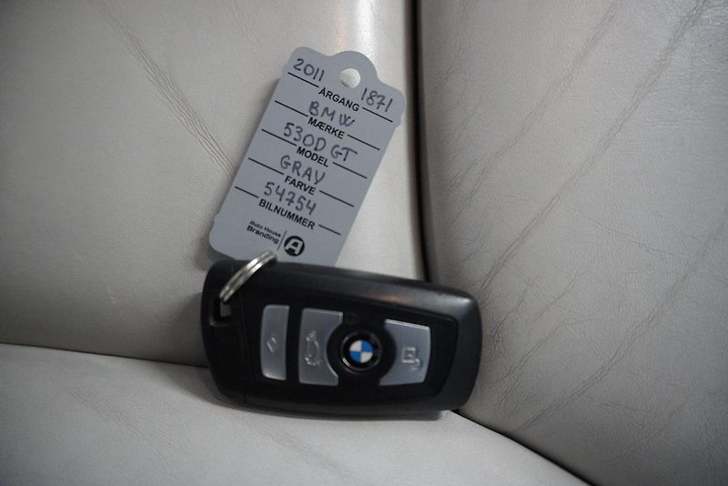 BMW Řada 5 530D 180kW GRANTURISMO XDRIVE - fotka 33 z 36