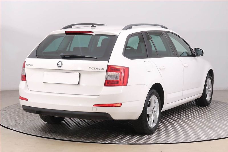 Škoda Octavia (2013) Elegance 2.0 TDI, Serv.kniha - fotka 5 z 16