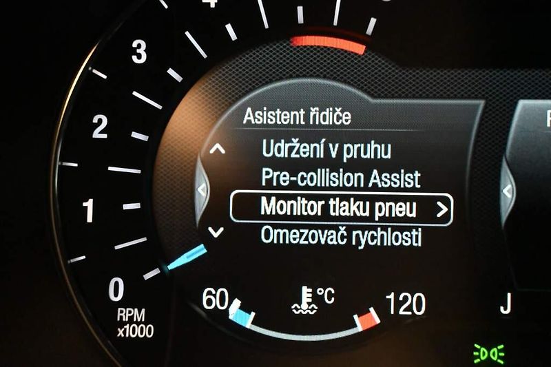 Ford Edge (2019) 2.0 4x4 LED ACC BO Kamera WEBA - fotka 32 z 40