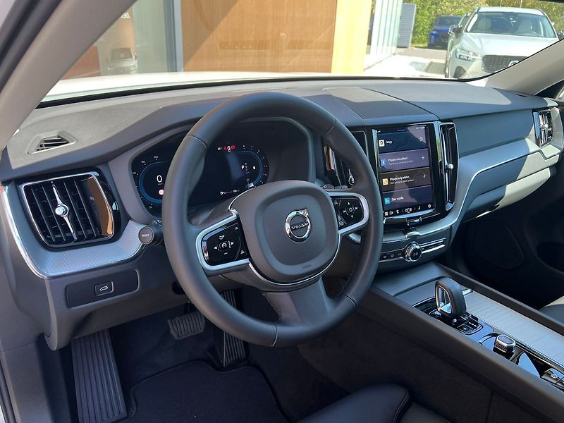 Volvo XC60 Plus B5 AWD 360, ACC,BLIS - fotka 6 z 22