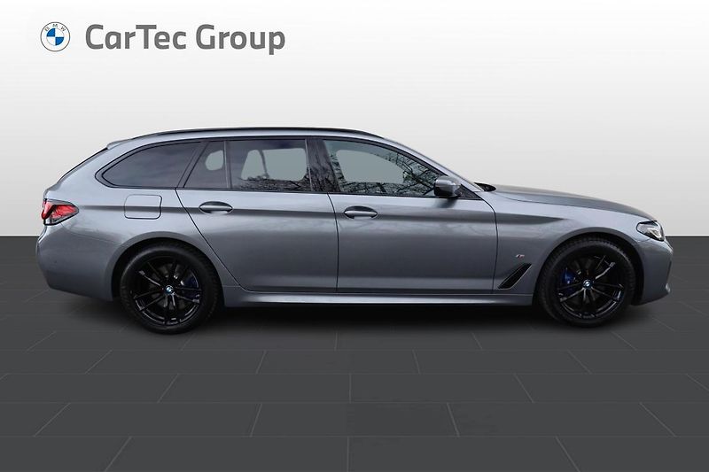 BMW Řada 5 520d xDrive - fotka 4 z 22