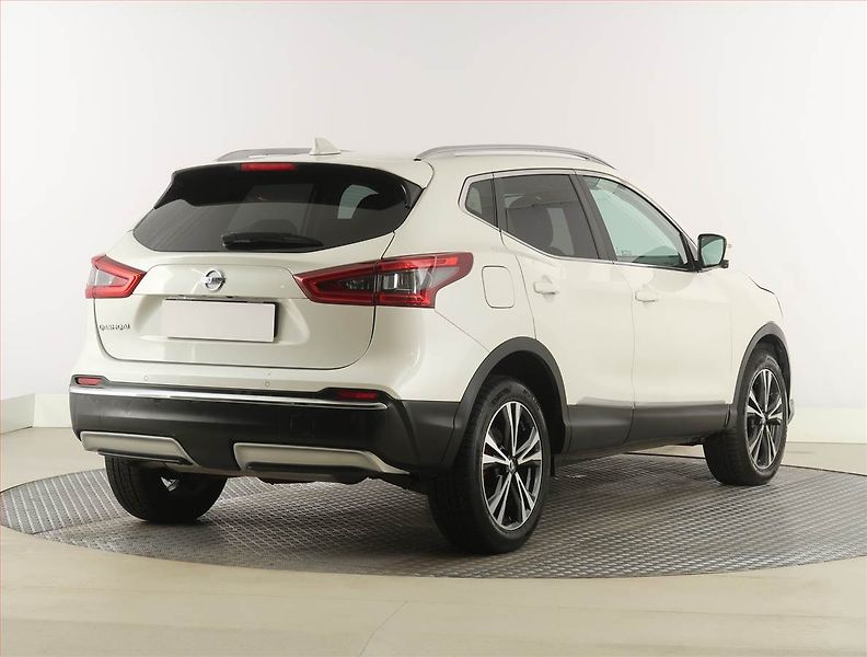 Nissan Qashqai (2017) 1.6 DIG-T, Serv.kniha, Navi - fotka 5 z 22