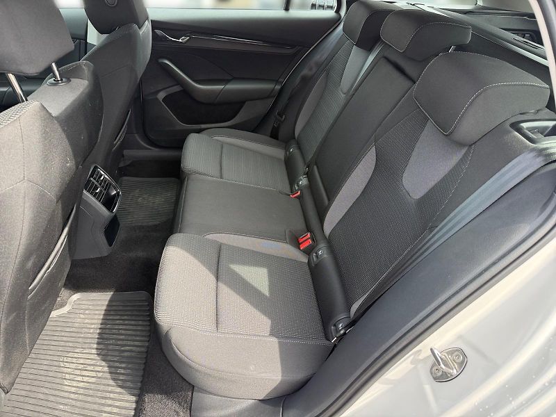 Škoda Octavia (2023) AMBITION 2.0TDI 110kW CZ DPH - fotka 8 z 11