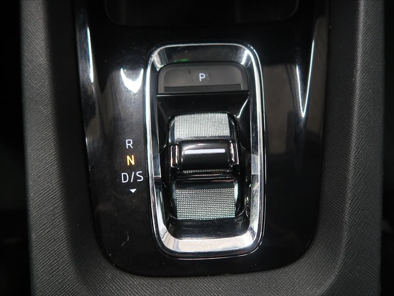 Škoda Octavia 2,0 TDI DSG 1.majitel CZ - fotka 27 z 34