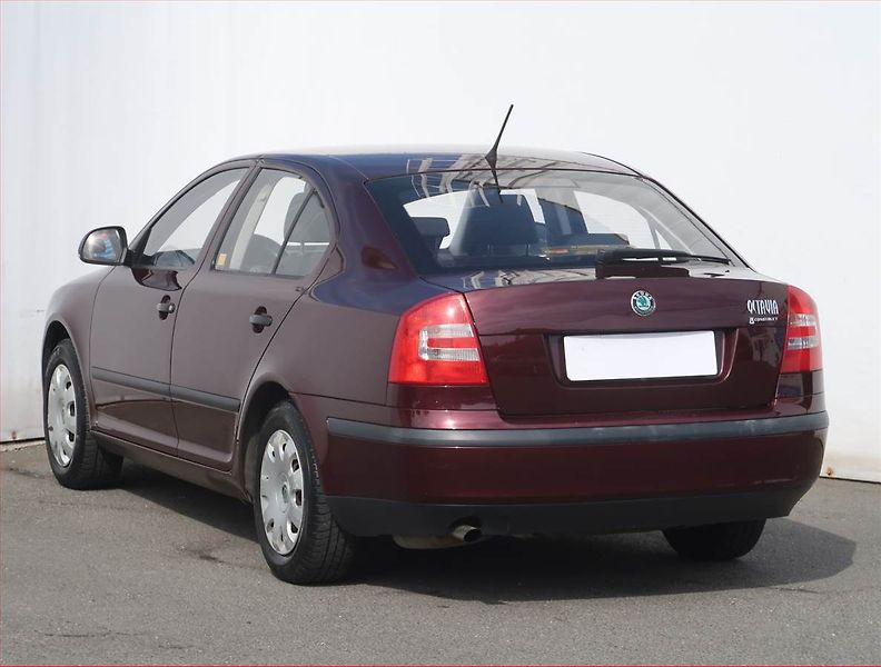 Škoda Octavia (2011) 1.6, ČR,1.maj, Serv.kniha - fotka 4 z 15