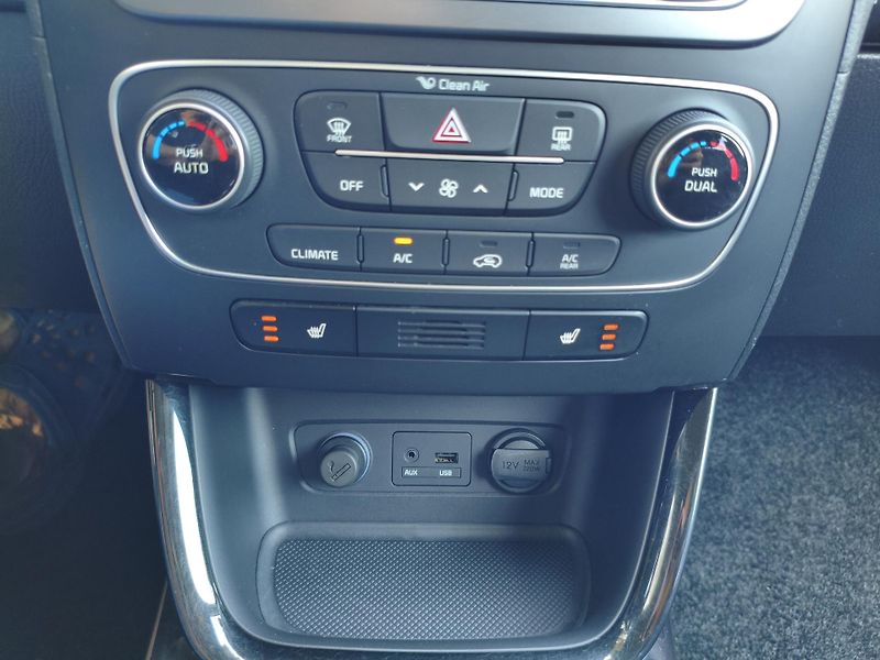 Kia Sorento (2015) 2,0 CRDI Sport 4x4 Záruka - fotka 21 z 35