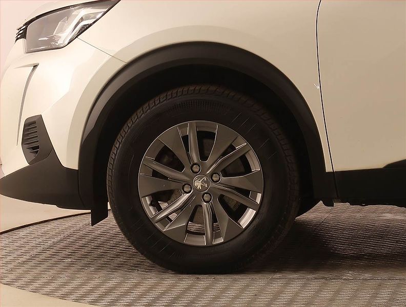 Peugeot 2008 (2021) Active 50 kWh, SoH 87% - fotka 14 z 23