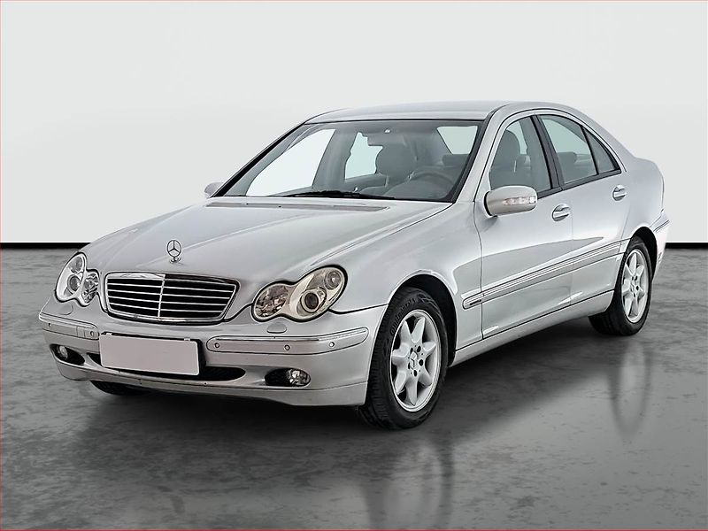 Mercedes-Benz Třídy C (2003) C 240 4MATIC, 4X4, Automat - fotka 2 z 17