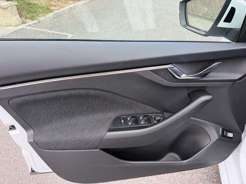 Škoda Scala 1,0TSi 85kW automat SELECTION - fotka 13 z 20