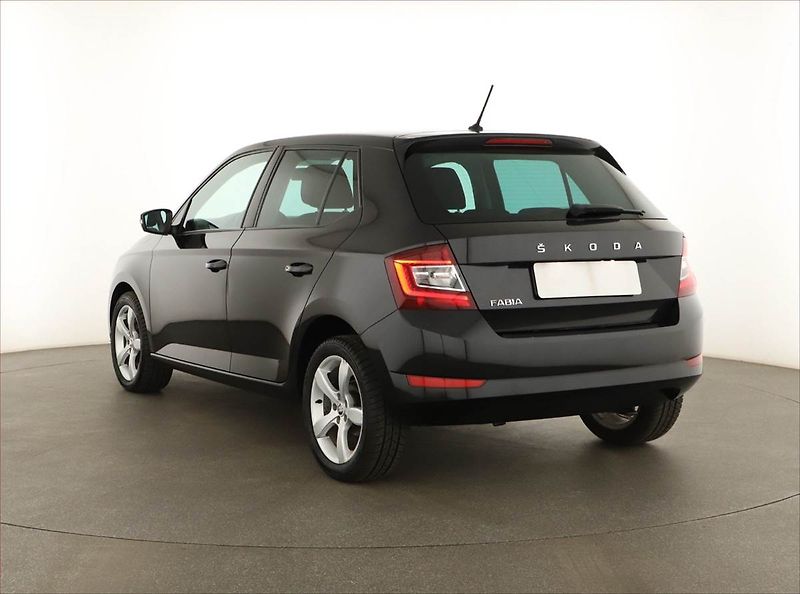 Škoda Fabia (2020) Ambition 1.0 TSI, Serv.kniha - fotka 4 z 12