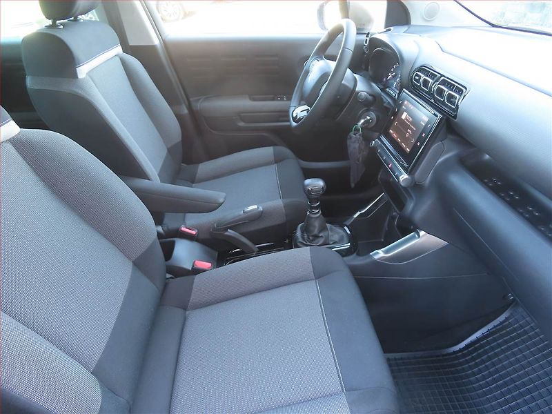 Citroën C3 Aircross (2023) C-Series 1.2 PureTech - fotka 9 z 19
