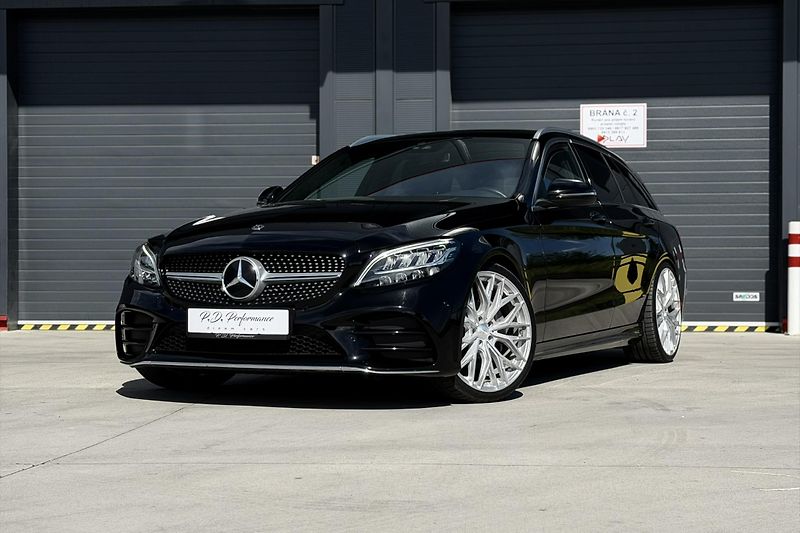 Mercedes-Benz Třídy C (2020) C 220d 4Matic AMG Line - fotka 5 z 81