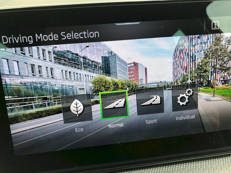 Škoda Scala (2024) SELEC TOP TSI 110/1.5 A7F - fotka 24 z 26