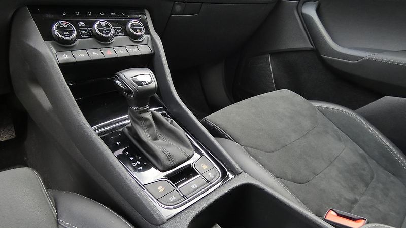 Škoda Kodiaq 2,0 TSI DSG 4x4 STYLE - fotka 6 z 26