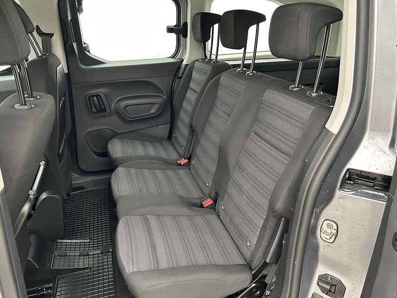 Opel Combo 1.2 Turbo Life L2H1 - fotka 11 z 32