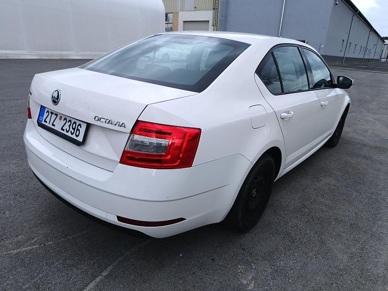 Škoda Octavia III 2.0 TDI - fotka 6 z 42