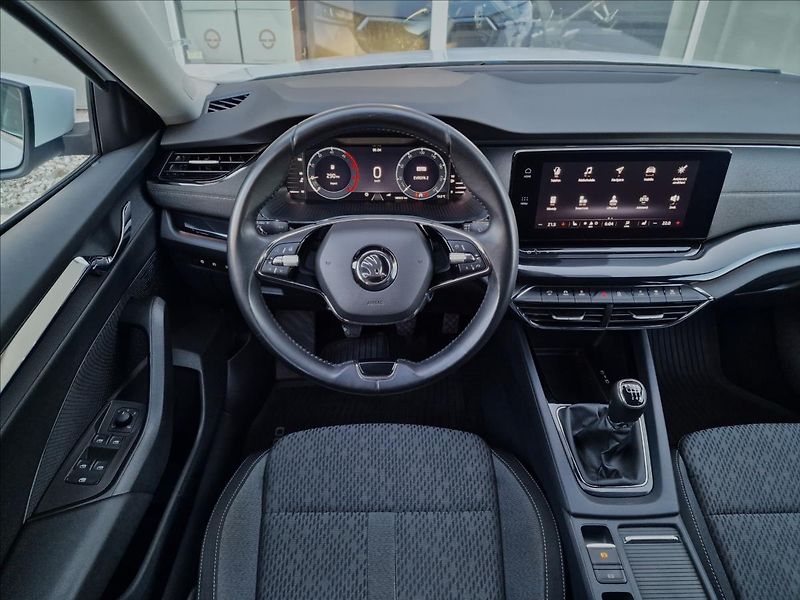 Škoda Octavia 2.0 TDI Style Tažné,ČR,1.Maj. - fotka 12 z 50