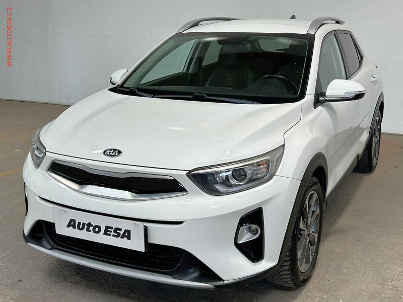 Kia Stonic (2019) 1.0 T-GDi, Exclusive, kamera - fotka 3 z 15
