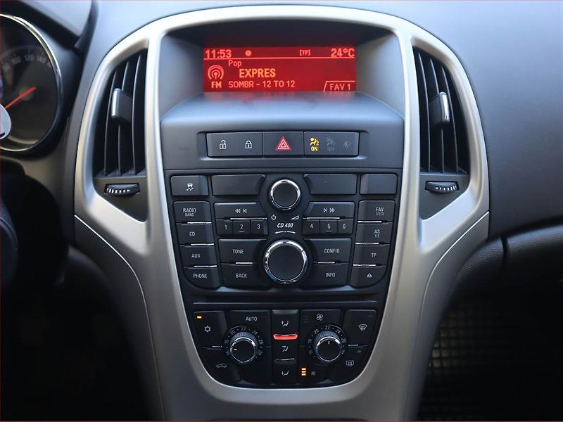 Opel Astra (2012) 1.7 CDTI, Serv.kniha, Tempomat - fotka 12 z 17