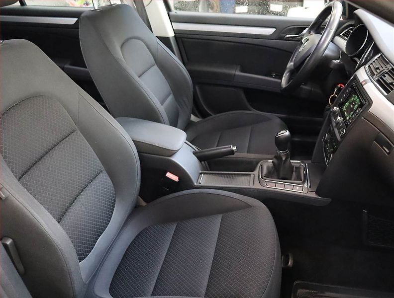 Škoda Superb (2014) Greenline 1.6 TDI, Navi - fotka 9 z 22