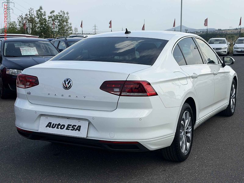 Volkswagen Passat (2019) 1.5 TSi, ČR, AC, tempo, park - fotka 4 z 18