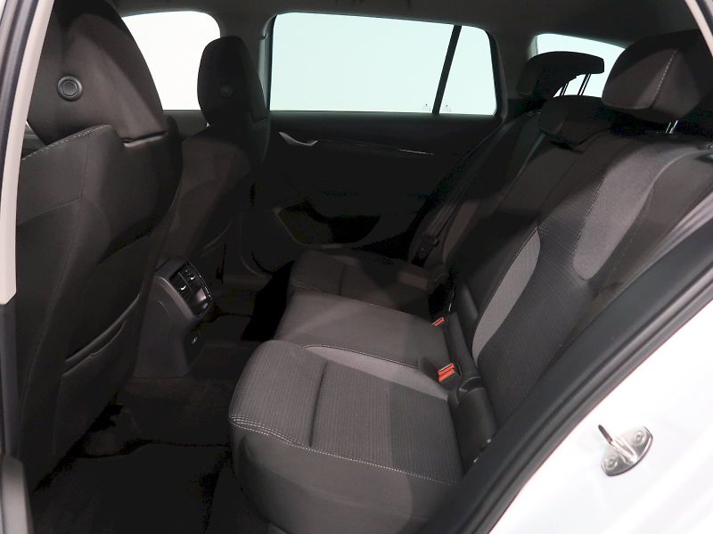 Škoda Octavia (2024) TOP SELECTION 1.5TSI 110KW - fotka 14 z 37