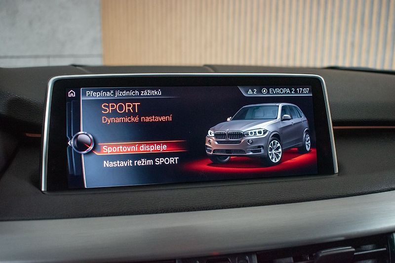 BMW X5 xDrive30d ///MSPORT*ČR*KAMERY - fotka 24 z 42