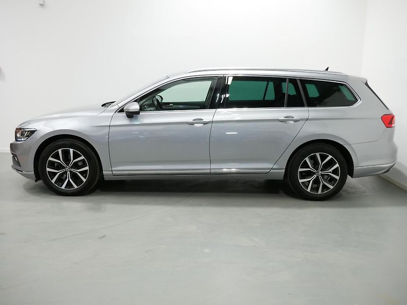 Volkswagen Passat - fotka 3 z 25