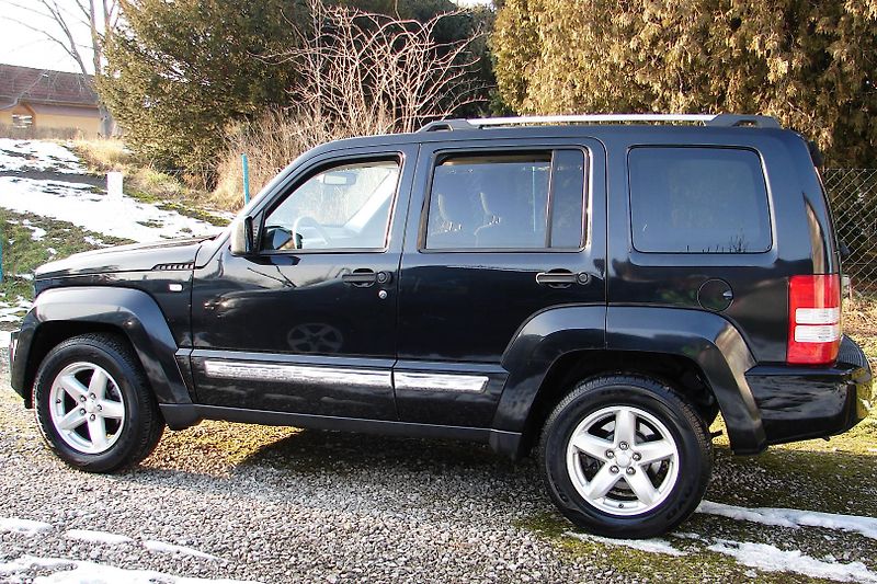 Jeep Cherokee 2.8 CRD 177PS LIMITED KLIMA - fotka 9 z 45