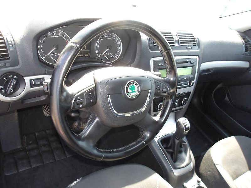 Škoda Octavia 2,0TDi JEZDÍ VÝBORNĚ ! - fotka 18 z 42