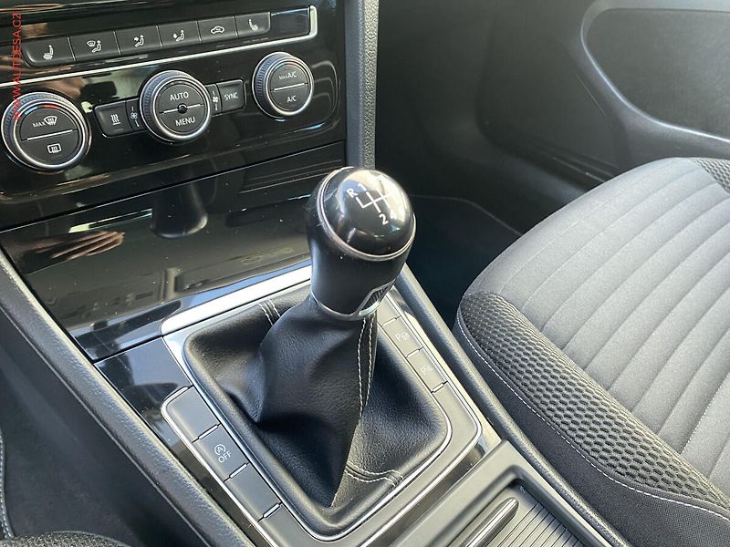 Volkswagen Golf (2014) 1.2 TSi, CUP, nez.topení - fotka 15 z 16