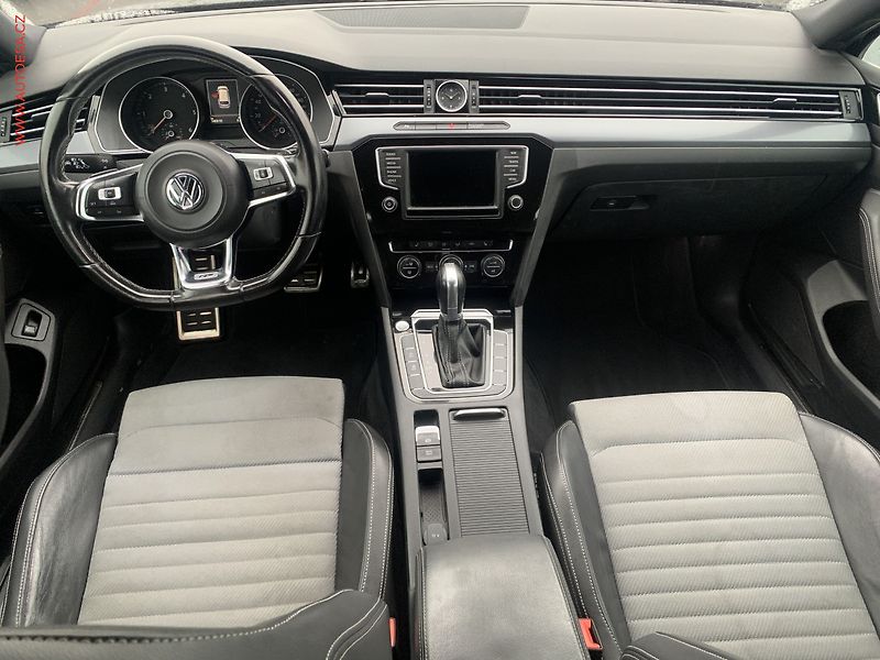 Volkswagen Passat (2015) 2.0 TDi, R-Line, DSG, LED - fotka 8 z 22