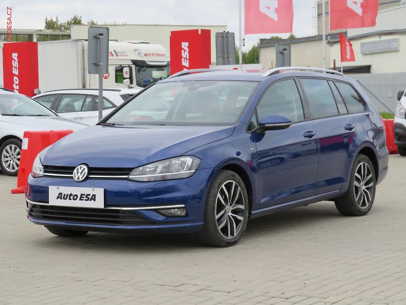 Volkswagen Golf (2018) 2.0TDi, Navi, park.čidla - fotka 3 z 31