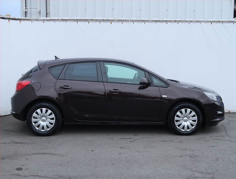 Opel Astra (2014) 1.6 CDTI, Serv.kniha, Tempomat - fotka 6 z 18