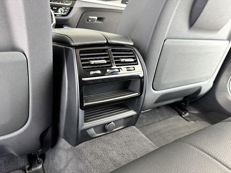 BMW Řada 5 530i xDrive*360Kam*KeyLess*TOP - fotka 39 z 45
