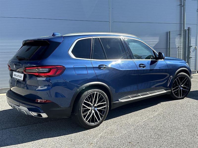 BMW X5 xDrive30d - fotka 2 z 16