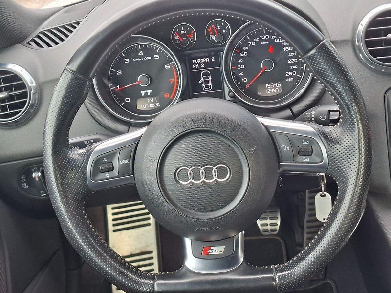 Audi TT (2009) 1.8TFSI 118kW MAN S-LINE - fotka 17 z 31