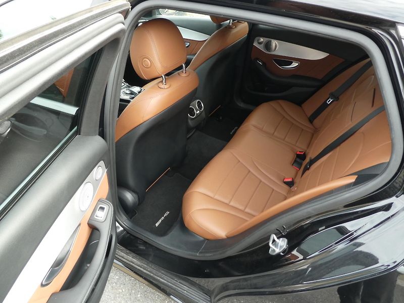 Mercedes-Benz Třídy C C 300D 180kW Kombi AMG LINE  - fotka 16 z 18
