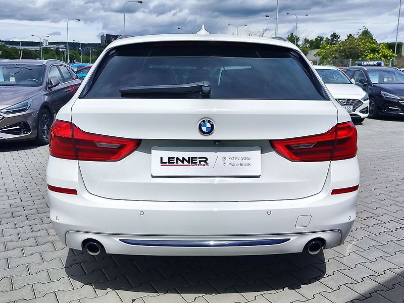 BMW Řada 5 520d/140kW Sportline - fotka 6 z 34