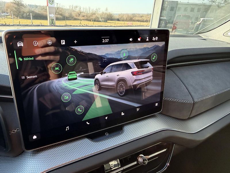 Škoda Kodiaq (2026) 2.0TDI 110kW SPORTLINE HUD R19 - fotka 41 z 44